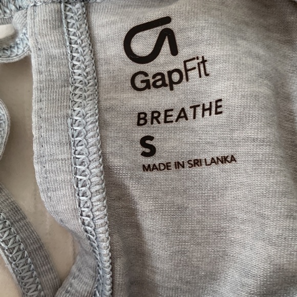 GapFit Breathe Lightweight Grey Knit Cross-Back Top - Picture 7 of 8